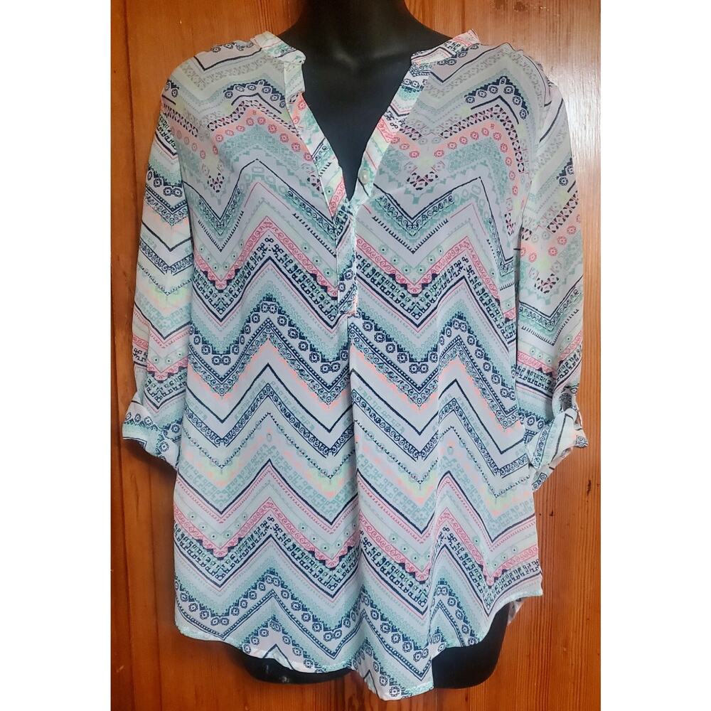 Maurices Flowy Sheer Blouse Top Multicolored V-Neck Chevron Tab Sleeve Shirt Sm